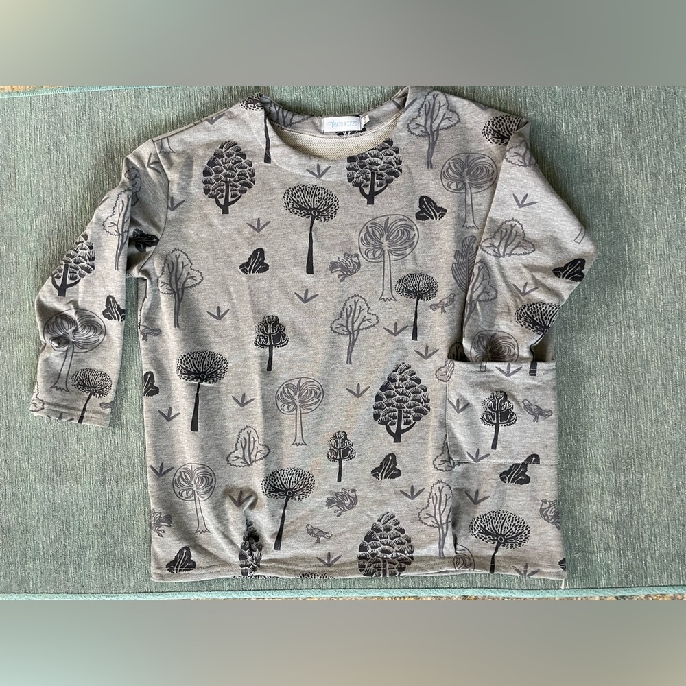 Amato Rizzi Relaxed Fit Whimsical Nature Print Sweatshirt 3/4 sleeves Size 0-10
